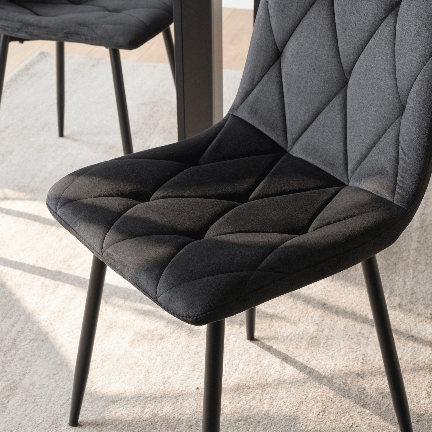 Krzesło Tapicerowane do Salonu ROBIN Czarne Welurowe Nowoczesne Loft ME.ROBIN/CZ/V/K