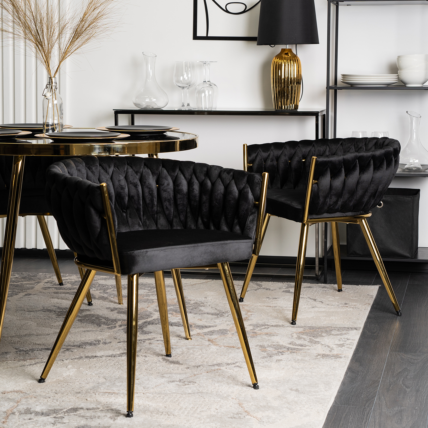 Krzesło Tapicerowane Plecione do Salonu CAPRI Czarne Welurowe do Toaletki Nowoczesne Glamour ME.CAPRI/CZ/ZL/V/K