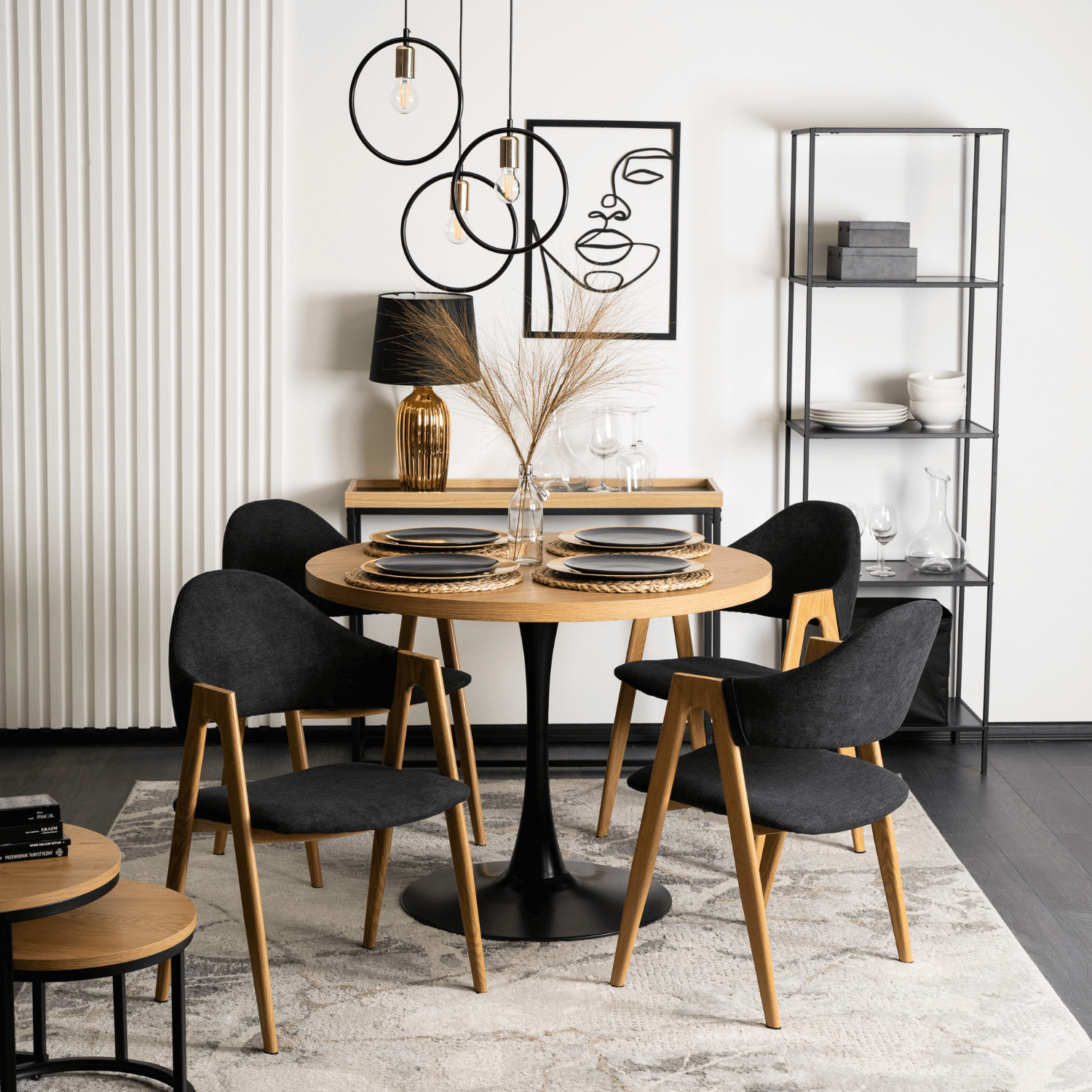 Krzesło Tapicerowane do Salonu RUIZ Czarne Nowoczesne Loft ME.RUIZ/CZ/T/K